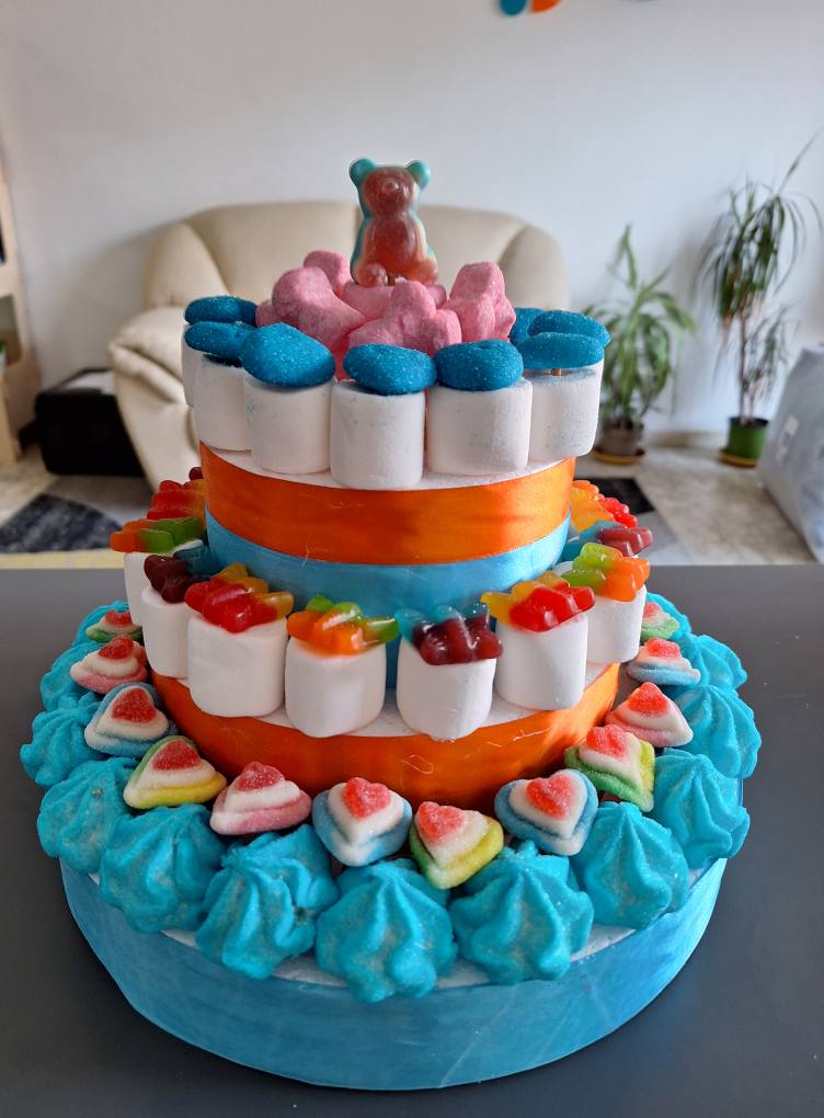 Torta di Caramelle e Marshmallow: Un Sogno Goloso per Ogni Festa!